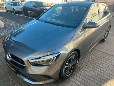 Gebraucht Mercedes B180 136 PS (100 kW) 2025 Mountaingrau Van / Kleinbus