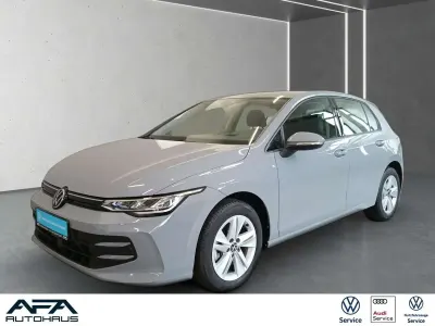 Gebraucht VW Golf VIII Life 116 PS (85 kW) 2025 Grau Limousine