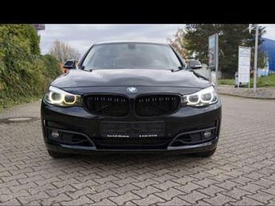 Schwarz Gebraucht 2016 BMW 330 Gran Turismo Sport Line Limousine | 10.999 €