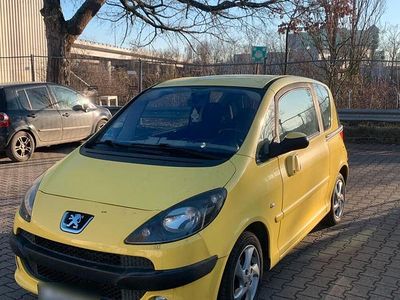 Gebraucht Peugeot 1007 109 PS (80 kW) 2005 Gelb Van / Kleinbus