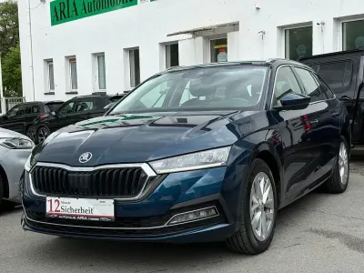 Gebraucht Skoda Octavia First Edition 150 PS (110 kW) 2020 Blau Kombi