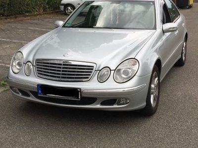 Mercedes E200