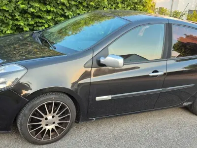 Gebraucht Renault Clio II Dynamique 88 PS (64 kW) 2006 Schwarz Limousine