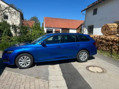 Gebraucht Skoda Octavia 150 PS (110 kW) 2024 Blau Kombi