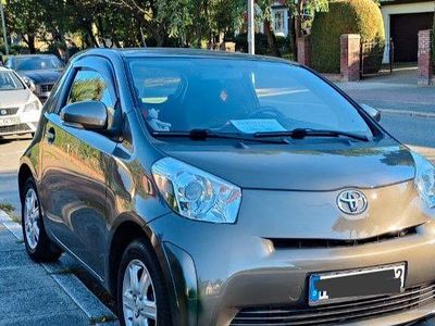 Toyota iQ