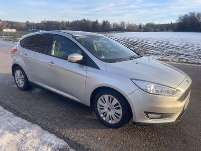 Silber Gebraucht 2015 Ford Focus Business Edition Limousine | 8.800 € (Fairer Preis)