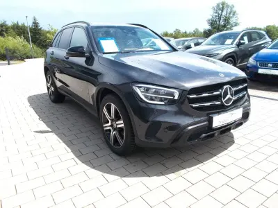 Gebraucht Mercedes GLC200 Night 197 PS (144 kW) 2021 Grau SUV