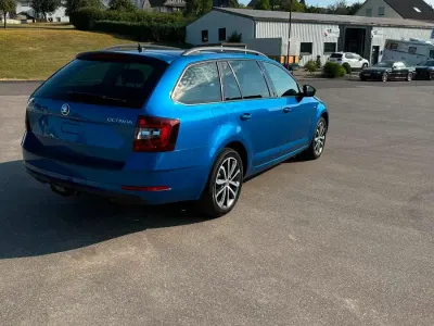 Gebraucht Skoda Octavia Clever 150 PS (110 kW) 2018 Blau Kombi