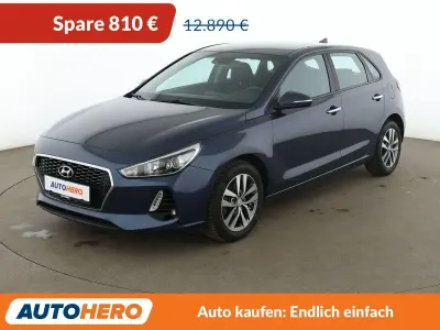 Gebraucht Hyundai i30 Trend 120 PS (88 kW) 2019 Stargazing blue Limousine