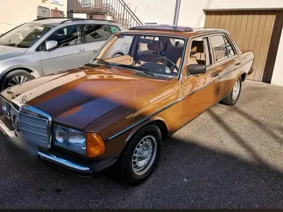 Gebraucht Mercedes 240 72 PS (52 kW) 1982 Braun Limousine