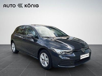 Gebraucht VW Golf VIII Life 131 PS (96 kW) 2022 Grau Limousine