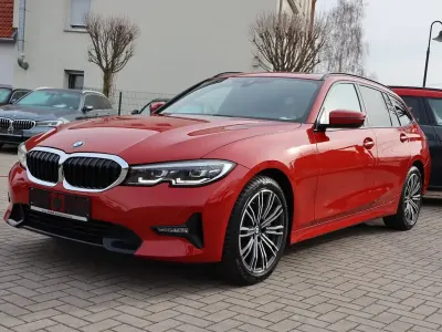 Gebraucht BMW 330 Sport Line 258 PS (189 kW) 2019 Rot Kombi