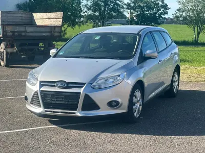 Gebraucht Ford Focus 116 PS (85 kW) 2013 Silber Kombi