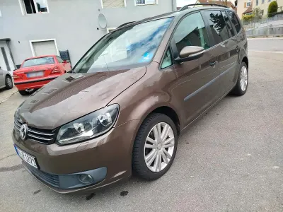 Gebraucht VW Touran 105 PS (77 kW) 2011 Braun Van / Kleinbus