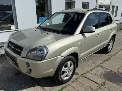 Gebraucht Hyundai Tucson GLS 141 PS (103 kW) 2007 New mild silver SUV