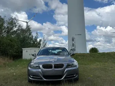 Gebraucht BMW 318 Lifestyle 143 PS (105 kW) 2011 Grau Limousine