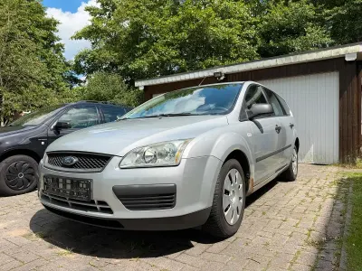 Gebraucht Ford Focus Trend 80 PS (58 kW) 2005 Grau Kombi