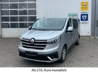 Gebraucht Renault Trafic Life 150 PS (110 kW) 2022 Highland grey Van / Kleinbus