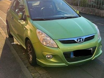 Gebraucht Hyundai i20 Classic 126 PS (92 kW) 2010 Grün Kleinwagen