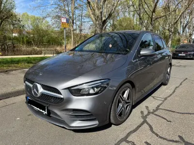 Używany Mercedes B200 AMG line 150 KM (110 kW) 2019 Szary Minivan