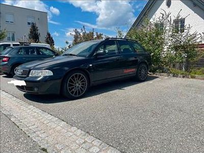 Schwarz Gebraucht 2000 Audi A4 Kombi | 3.700 € (Etwas zu teuer)