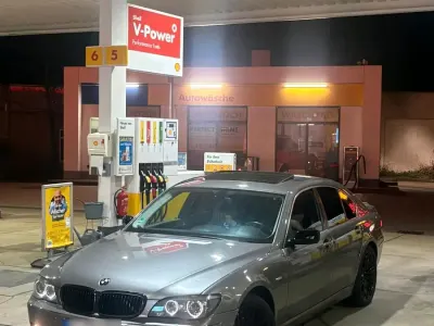 Gebraucht BMW 730 231 PS (169 kW) 2025 Gold Limousine