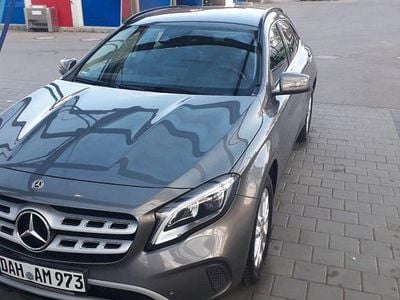 Gebraucht Mercedes GLA180 122 PS (89 kW) 2018 Grau SUV