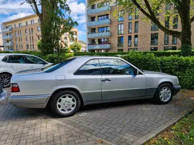 Gebraucht Mercedes E320 220 PS (161 kW) 1995 Silber Coupé
