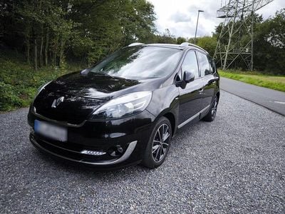 Schwarz Gebraucht 2013 Renault Scénic III Van / Kleinbus | 6.400 € (Fairer Preis)