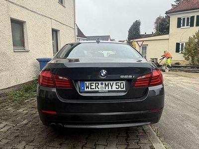 Gebraucht BMW 528 258 PS (189 kW) 2010 Grau Limousine