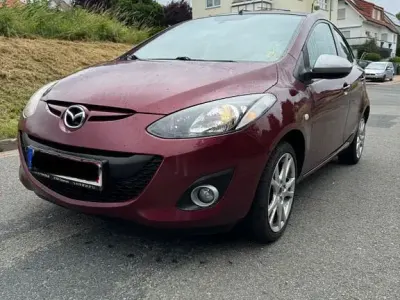 Gebraucht Mazda 2 Sendo 84 PS (61 kW) 2014 Rot Limousine