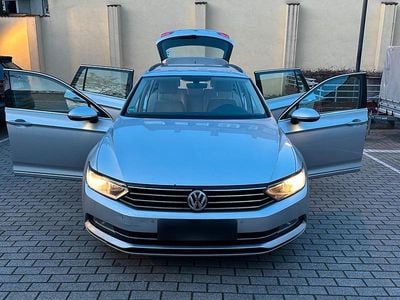 Gebraucht VW Passat 180 PS (132 kW) 2018 Silber Kombi
