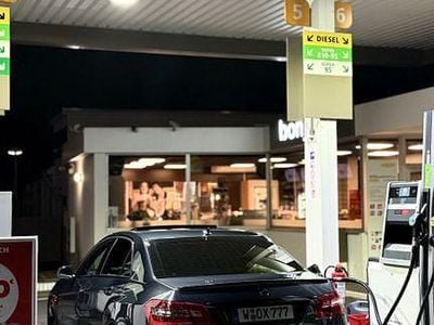 Gebraucht Mercedes E500 Avantgarde 408 PS (300 kW) 2012 Grau Limousine