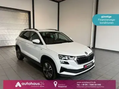 Gebraucht Skoda Karoq Tour 150 PS (110 kW) 2023 Weiß SUV