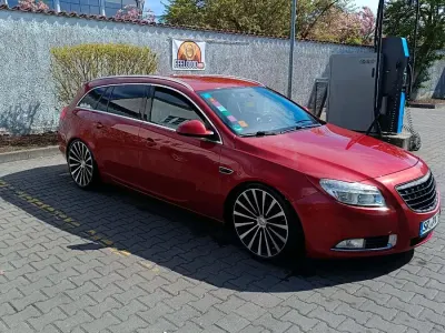 Gebraucht Opel Insignia 136 PS (100 kW) 2009 Rot Kombi