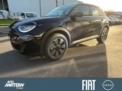 Neu Fiat 600 Business 110 PS (80 kW) 2026 Cinema schwarz metallic SUV