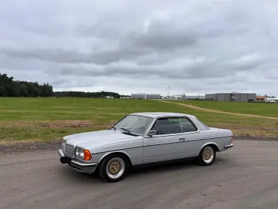 Gebraucht Mercedes 280 185 PS (136 kW) 1983 Silber