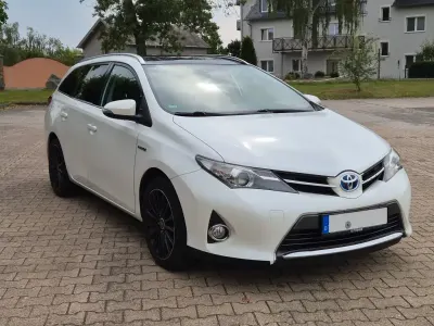 Gebraucht Toyota Auris Touring Sports 136 PS (100 kW) 2014 Weiß Kombi