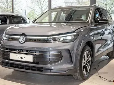 Neu VW Tiguan Life 150 PS (110 kW) 2026 Grau SUV