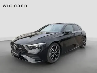 Gebraucht Mercedes A200 Night 163 PS (119 kW) 2026 Metalliclack kosmosschwarz Limousine