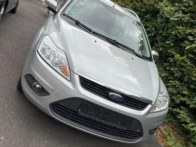 Gebraucht Ford Focus Style 125 PS (91 kW) 2009 Silber Kombi