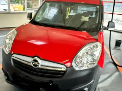 Gebraucht Opel Combo 90 PS (66 kW) 2018 Rot Van / Kleinbus