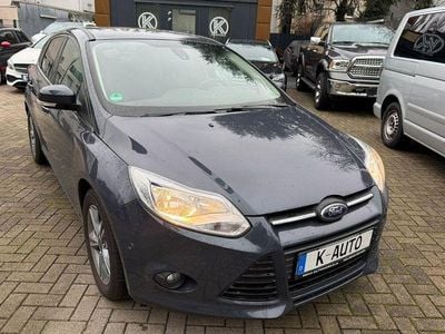 Blau Gebraucht 2014 Ford Focus Limousine | 6.490 € (Fairer Preis)