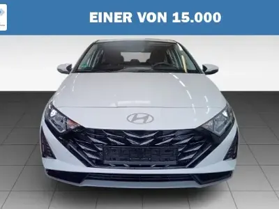 Gebraucht Hyundai i20 Trend 101 PS (74 kW) 2025 Weiß Kleinwagen