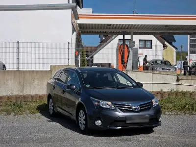 Usata Toyota Avensis 147 CV (108 kW) 2014 Grigio Station wagon