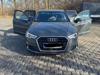 Gebraucht Audi A3 Sport 150 PS (110 kW) 2018 Grau Limousine