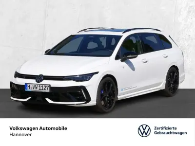 Gebraucht VW Golf VIII R 333 PS (244 kW) 2026 Pure white uni Kombi
