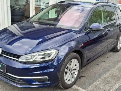 Gebraucht VW Golf VII Comfortline 116 PS (85 kW) 2019 Atlantik blue metallic Kombi