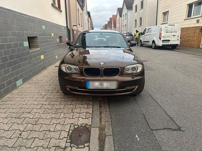 Braun Gebraucht 2010 BMW 118 Kleinwagen | 5.100 € (Etwas zu teuer)