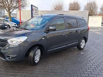 Usado Dacia Lodgy Lauréate 102 HP (75 kW) 2017 Cinzento Monovolume